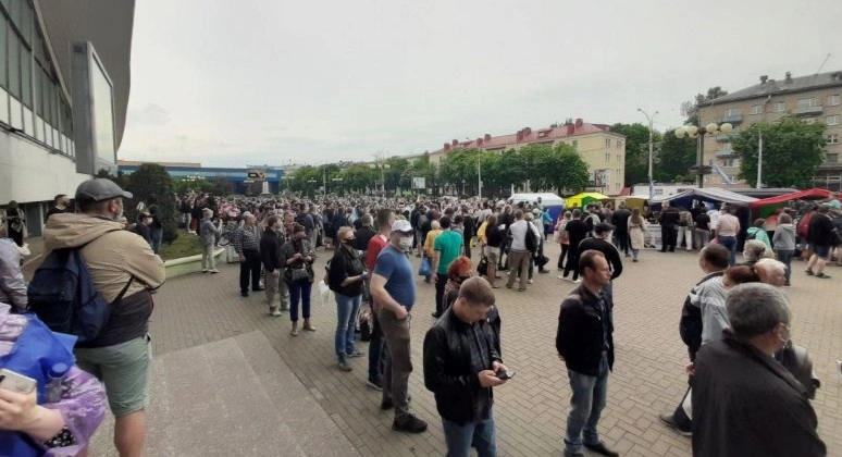 The Queue as a Form of Protest